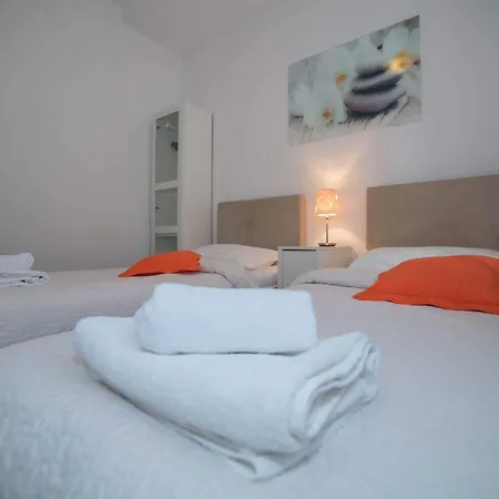 Faros - Two-bedroom With Terrace And Sea View 아파트 *