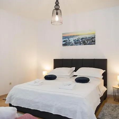 Faros - Two-bedroom With Terrace And Sea View *