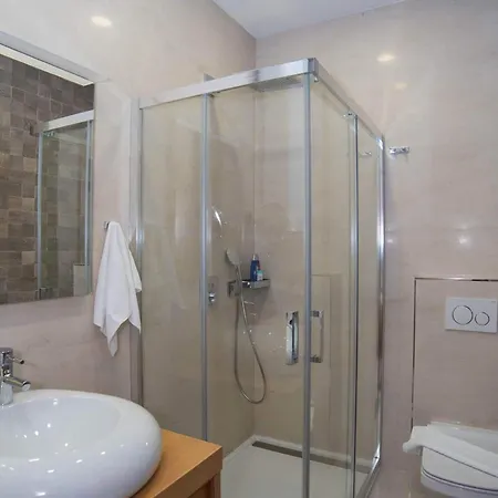 Apartment Faros - Two-bedroom With Terrace And Sea View