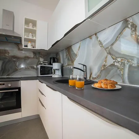 Faros - Two-bedroom With Terrace And Sea View