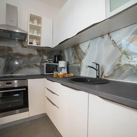 Faros - Two-bedroom With Terrace And Sea View Apartment *